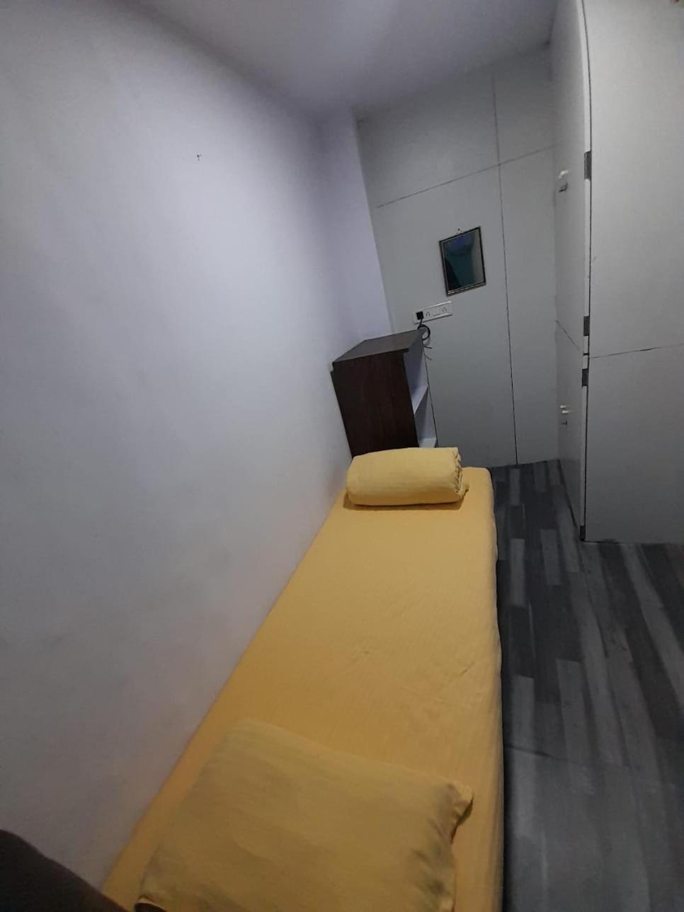 Sinhassan Dormitory Hostel Juhu Мумбаї Екстер'єр фото
