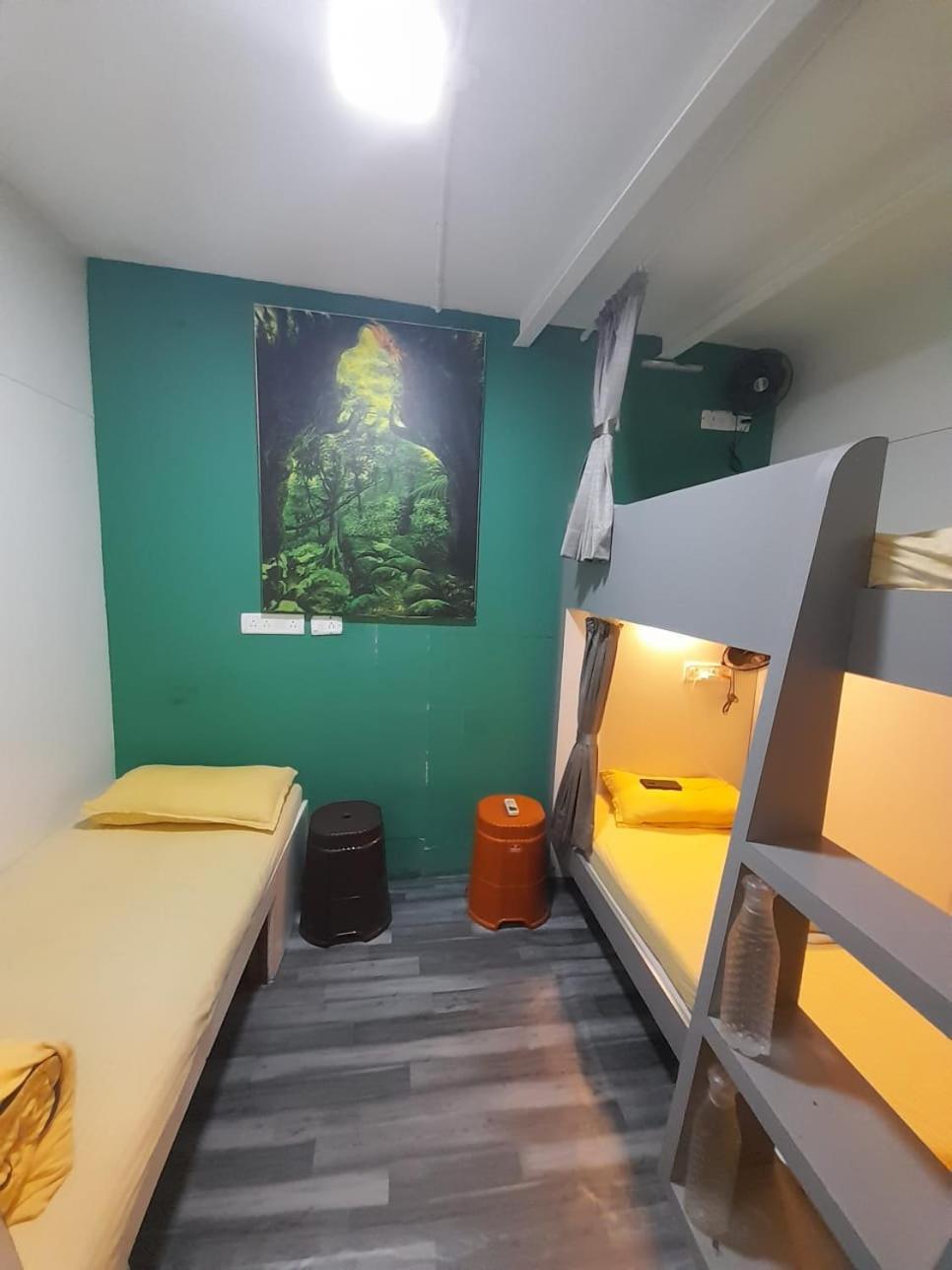 Sinhassan Dormitory Hostel Juhu Мумбаї Екстер'єр фото